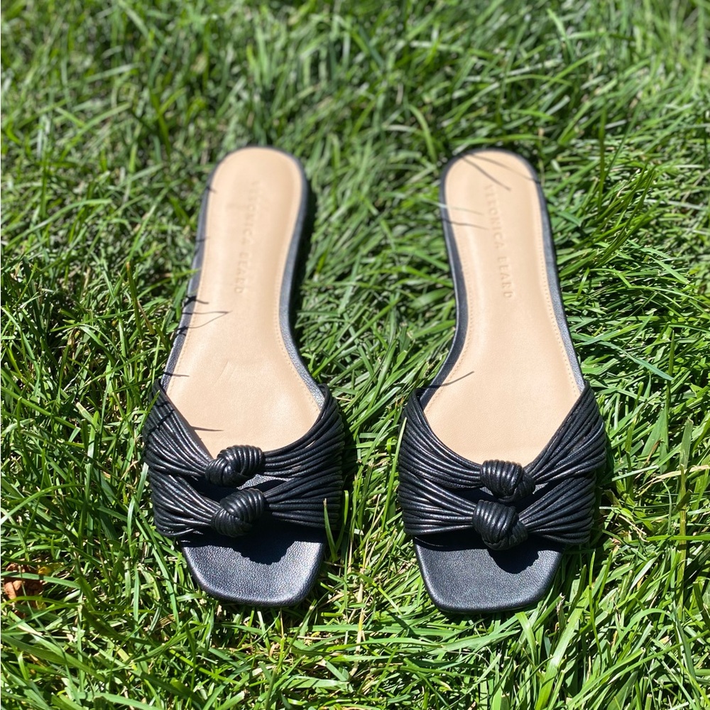 Veronica Beard Black Knotted Sandals